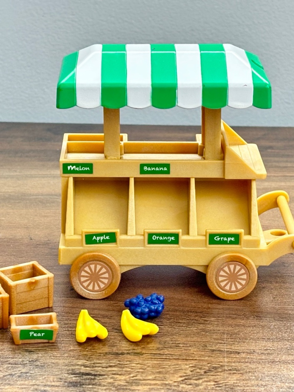 Sylvanian Families Calico Critters Fruit Wagon Play Set Toy Food Bananas Grapes